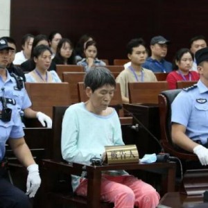 她拐卖了11个孩子，亲儿子都没放过（人贩子的残忍手段）