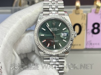 VS厂薄荷绿日志V2版两大升级：133克重量+丹东3235机芯27珠自动轮