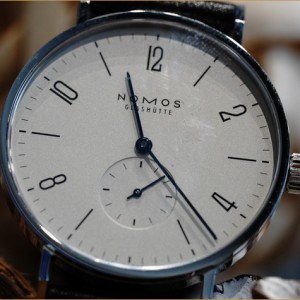 NOMOS手表和浪琴哪个档次高？了解两个品牌的发展历程