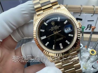 V2版是否值得入手？详解VS厂黑冰糖的182克配重与顶级机芯做工