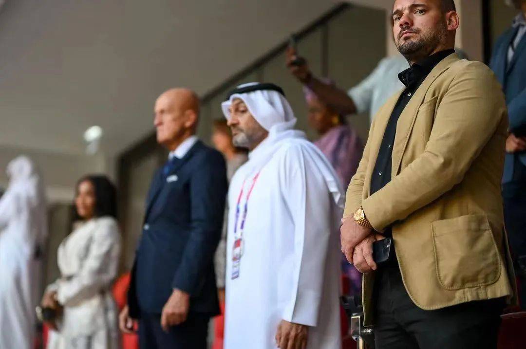 卡塔尔世界杯观众席各路土豪名媛戴什么腕表？-第9张图片