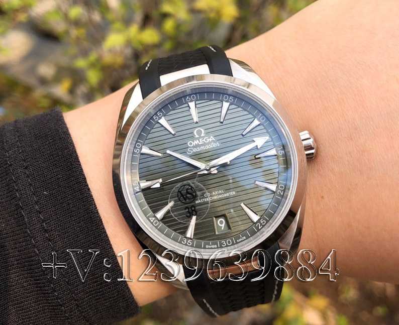 VS厂欧米茄海马150AT柚木绿盘与原版对比，质量靠谱不？-第1张图片