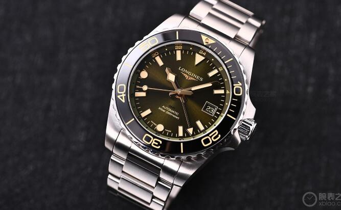 浪琴康卡斯值得买吗？浪琴康卡斯潜水系列GMT腕表最美绿盘-第13张图片