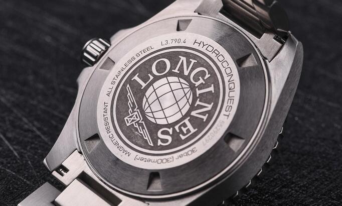 浪琴康卡斯值得买吗？浪琴康卡斯潜水系列GMT腕表最美绿盘-第9张图片