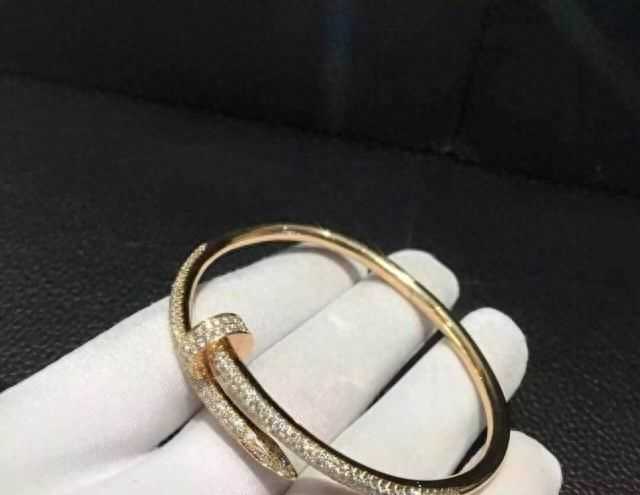 tiffany和卡地亚哪个档次高？（两大品牌谁更值得购买）-第2张图片
