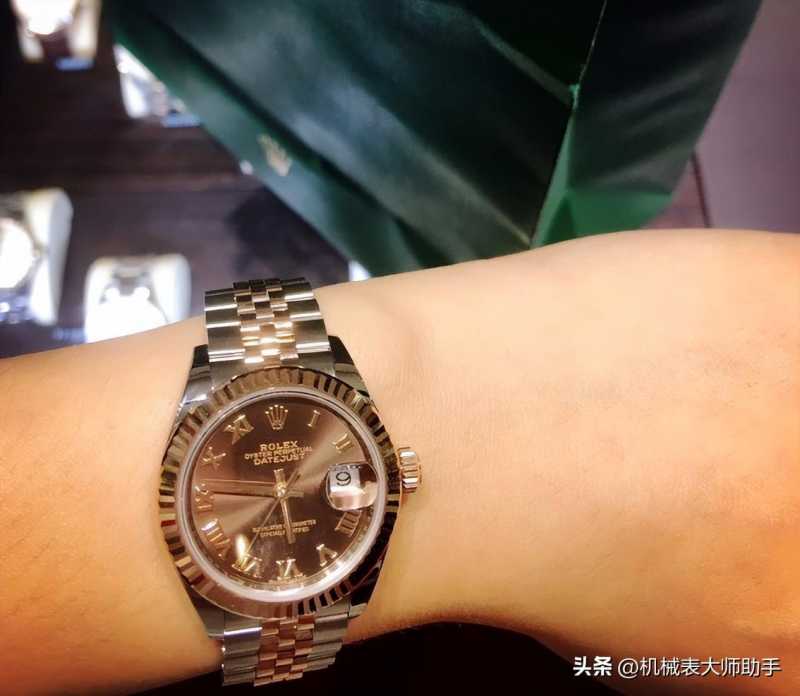 女士手表哪个牌子保值又好看？(最经典最保值的女士手表)-第11张图片
