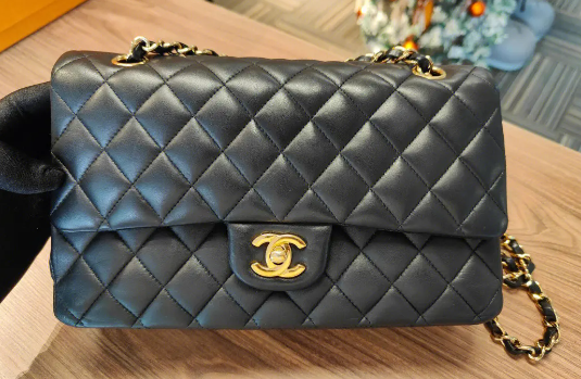 chanel官网买包流程（chanel香奈儿官网网址）-第1张图片