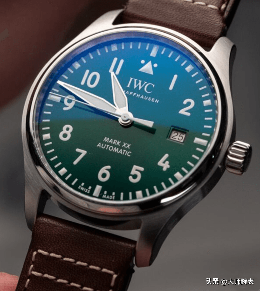 绿色表盘的手表有哪些品牌？-第3张图片