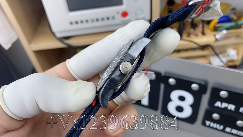 M+厂帝舵领潜型M25707红牛特别版对比做工测评（教新手如何鉴别）-第5张图片