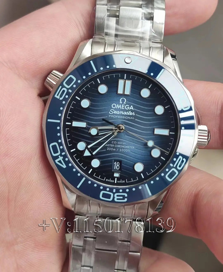 VS厂欧米茄海马300米冰蓝面能否吊打其他厂？选购对比分析-第3张图片