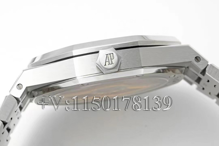 APS厂爱彼15500Kaws联名款质量对比（新手60秒分辨）-第4张图片