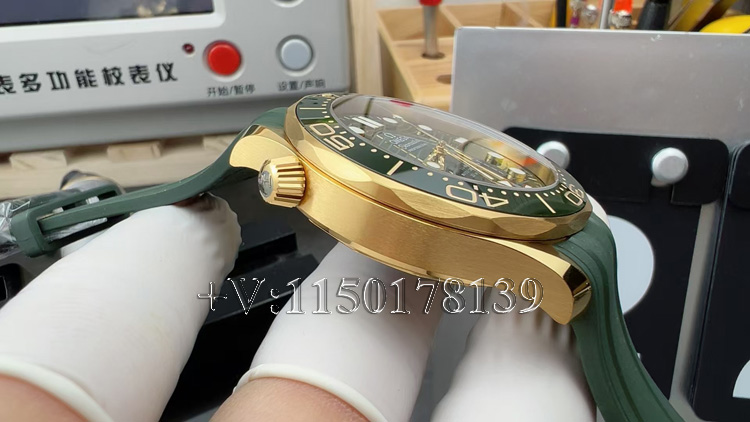 2025年最新款VS厂海马300绿金配色，细节升级与机芯稳定性解析-第7张图片