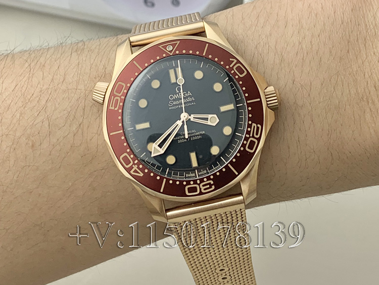 VS厂欧米茄海马300青铜款勃艮第红圈实拍解析！(教您辨别方法)-第3张图片
