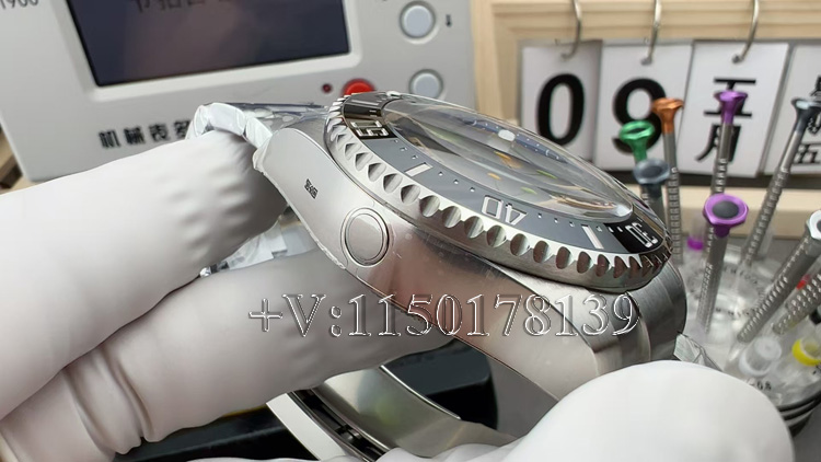 JVS劳力士海使型渐变鬼王44mm，上海3235机芯到底稳不稳？-第5张图片