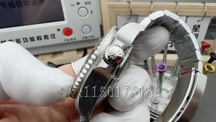 JVS劳力士海使型渐变鬼王44mm，上海3235机芯到底稳不稳？-第6张图片