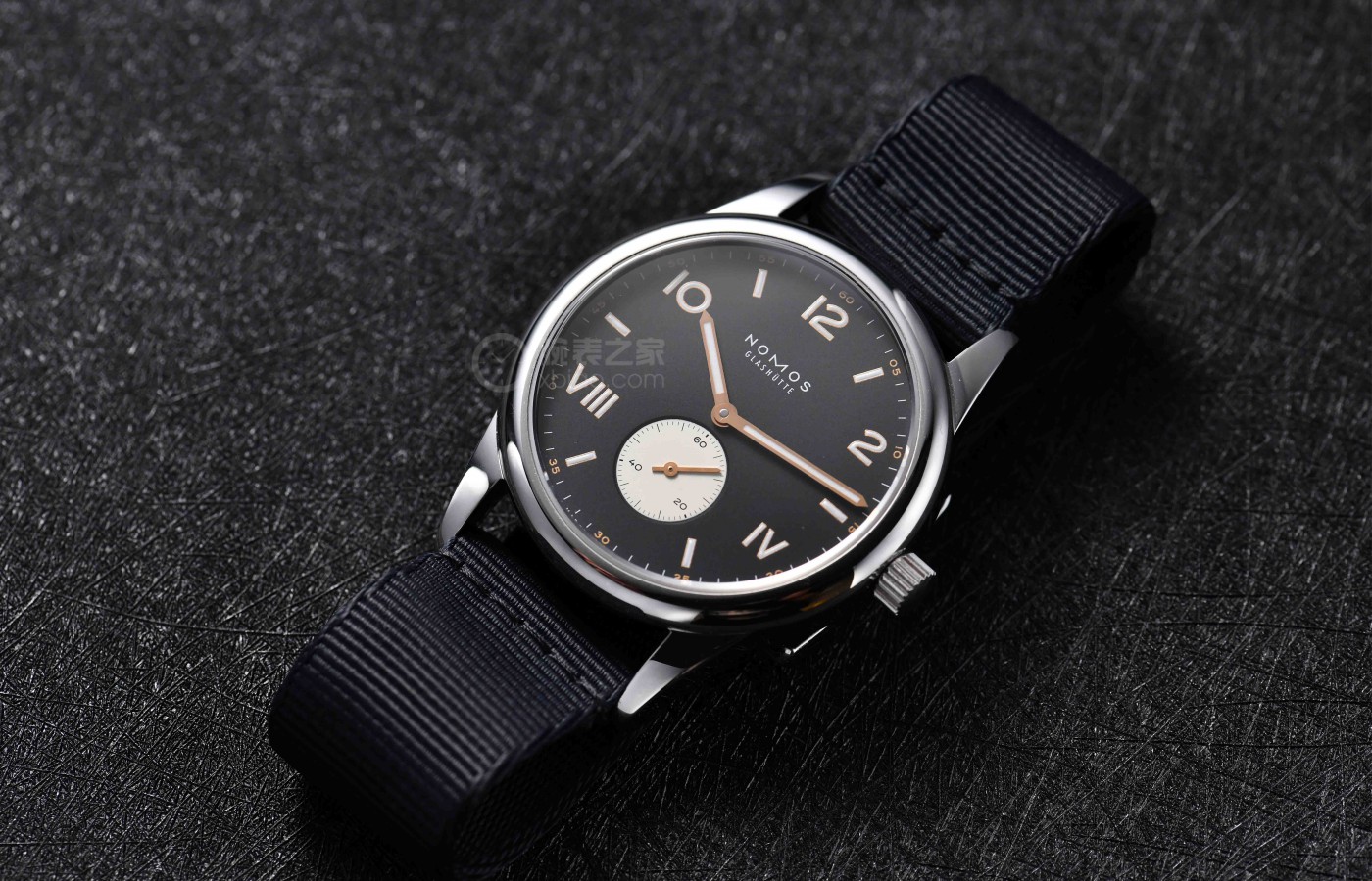 1.36 万就能入德表？NOMOS 这款 Club 让瑞士入门表集体沉默！-第9张图片