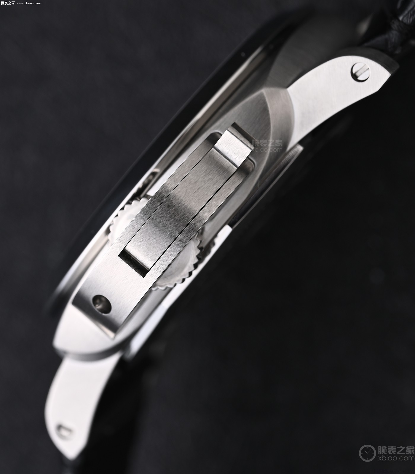 1. 6万拿下“最强沛纳海”！44mm/40mm新款闭眼入，一眼被认出-第10张图片