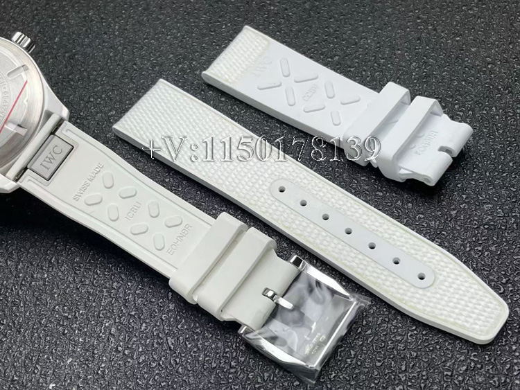 M+厂万国飞行员太浩湖特别版对比正品:陶瓷壳质量做工如何?-第9张图片 M+厂万国飞行员太浩湖特别版对比正品:陶瓷壳质量做工如何?-第9张图片