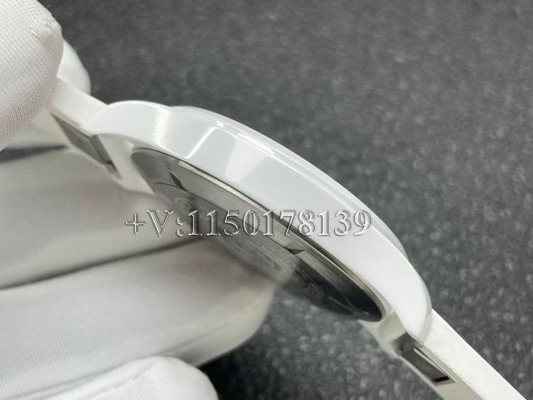 M+厂万国飞行员太浩湖特别版对比正品:陶瓷壳质量做工如何?-第5张图片 M+厂万国飞行员太浩湖特别版对比正品:陶瓷壳质量做工如何?-第5张图片