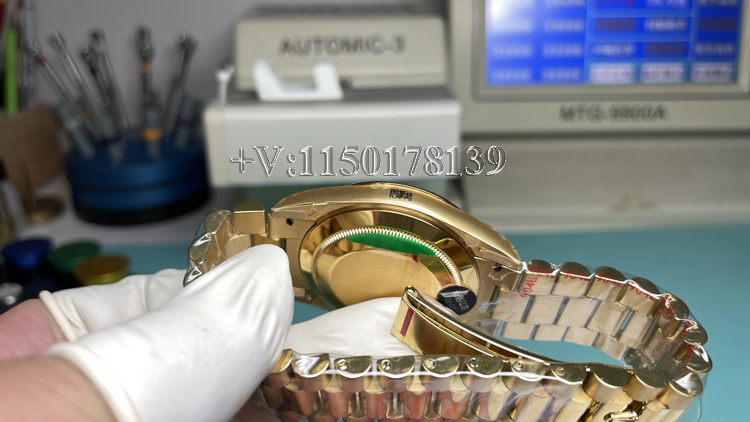 CBD劳力士黑冰糖V9升级评测:218克配重+18K金工艺细节全解析-第6张图片 CBD劳力士黑冰糖V9升级评测:218克配重+18K金工艺细节全解析-第6张图片