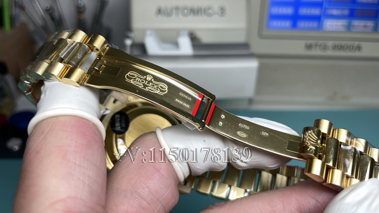 CBD劳力士黑冰糖V9升级评测:218克配重+18K金工艺细节全解析-第9张图片 CBD劳力士黑冰糖V9升级评测:218克配重+18K金工艺细节全解析-第9张图片