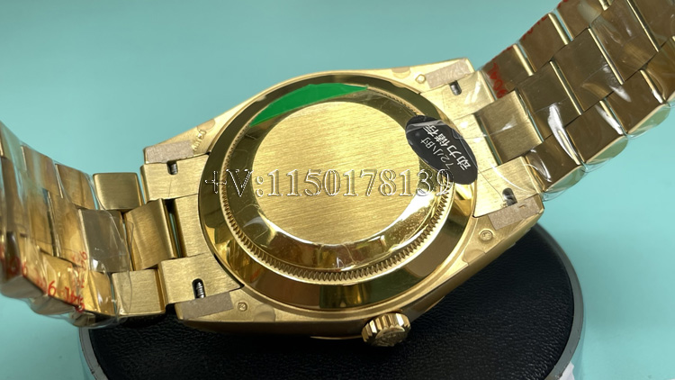 CBD劳力士黑冰糖V9升级评测:218克配重+18K金工艺细节全解析-第7张图片 CBD劳力士黑冰糖V9升级评测:218克配重+18K金工艺细节全解析-第7张图片