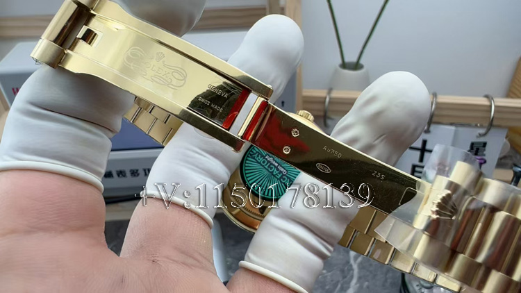 RC厂劳力士黑冰糖210克配重版值得买吗?对比QF厂详解-第8张图片 RC厂劳力士黑冰糖210克配重版值得买吗?对比QF厂详解-第8张图片