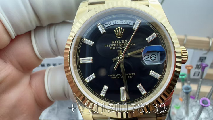 RC厂劳力士黑冰糖210克配重版值得买吗?对比QF厂详解-第2张图片 RC厂劳力士黑冰糖210克配重版值得买吗?对比QF厂详解-第2张图片