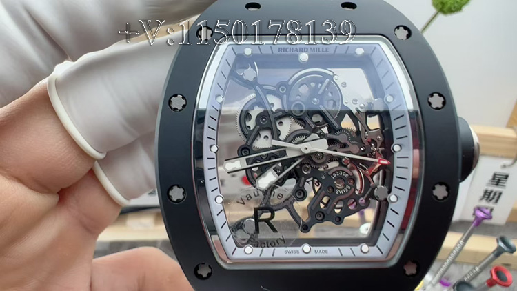 R厂理查米尔RM055满配版评测：Vaucher无卡度机芯值得入手吗？-第2张图片