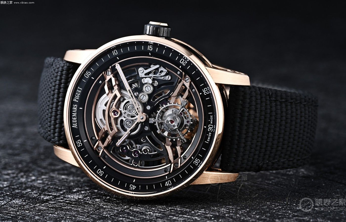 41毫米+黑金配色！爱彼CODE 11.59新作，浮动陀飞轮实物效果绝了-第6张图片