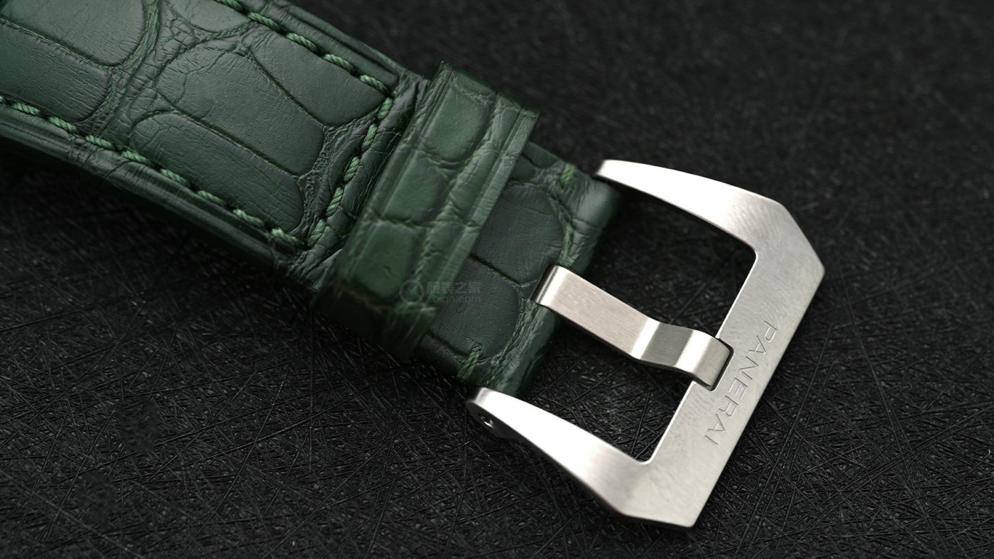 月薪2万也能戴出20万效果！沛纳海军绿计时，这辨识度绝了-第8张图片