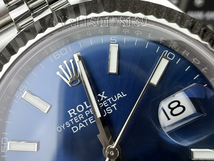 VS厂日志V2蓝面细节全曝光：白金狗牙圈+放射纹，这质感绝了-第5张图片