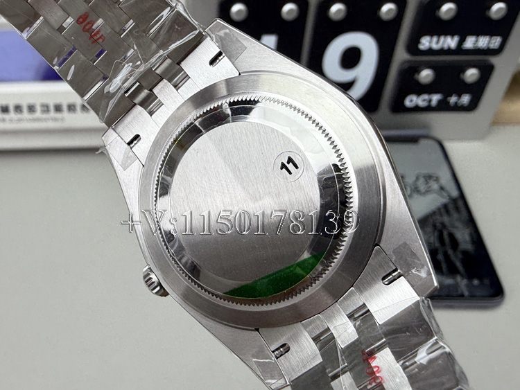 VS厂日志V2蓝面细节全曝光：白金狗牙圈+放射纹，这质感绝了-第8张图片