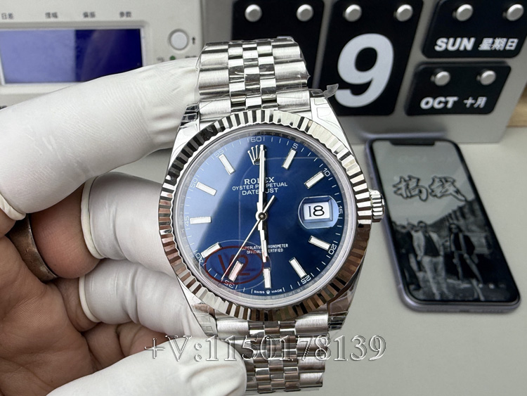 VS厂日志V2蓝面细节全曝光：白金狗牙圈+放射纹，这质感绝了-第1张图片