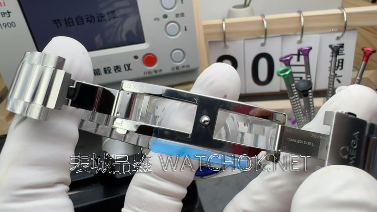 小表盘回潮!VS厂欧米茄海马铁霸38mm新品深度解析-第9张图片 小表盘回潮!VS厂欧米茄海马铁霸38mm新品深度解析-第9张图片