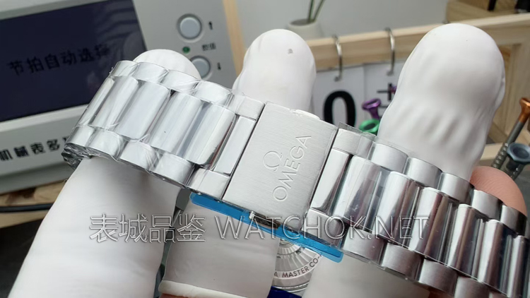 小表盘回潮!VS厂欧米茄海马铁霸38mm新品深度解析-第8张图片 小表盘回潮!VS厂欧米茄海马铁霸38mm新品深度解析-第8张图片