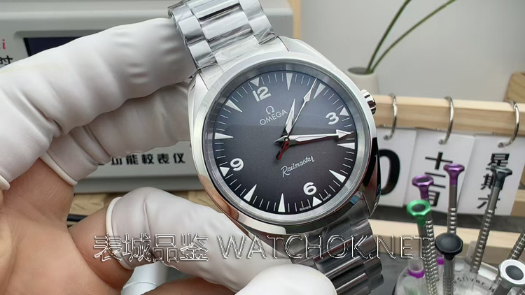 小表盘回潮!VS厂欧米茄海马铁霸38mm新品深度解析-第1张图片 小表盘回潮!VS厂欧米茄海马铁霸38mm新品深度解析-第1张图片