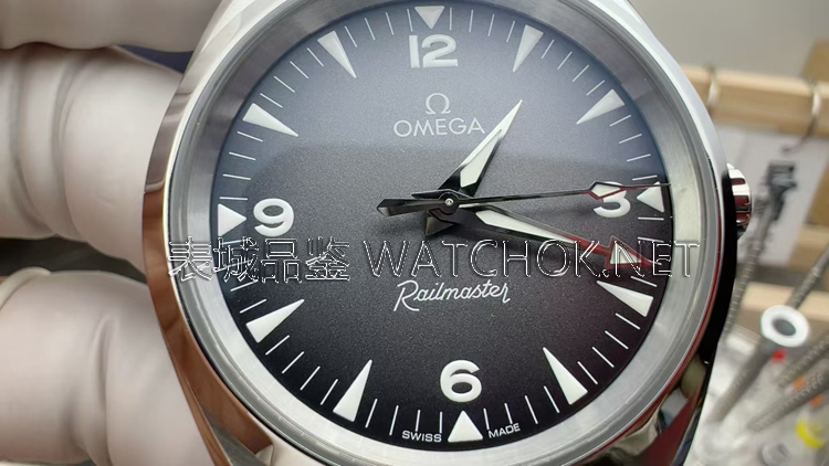 小表盘回潮!VS厂欧米茄海马铁霸38mm新品深度解析-第2张图片 小表盘回潮!VS厂欧米茄海马铁霸38mm新品深度解析-第2张图片