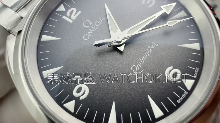 小表盘回潮!VS厂欧米茄海马铁霸38mm新品深度解析-第3张图片 小表盘回潮!VS厂欧米茄海马铁霸38mm新品深度解析-第3张图片