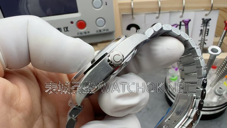 小表盘回潮!VS厂欧米茄海马铁霸38mm新品深度解析-第5张图片 小表盘回潮!VS厂欧米茄海马铁霸38mm新品深度解析-第5张图片