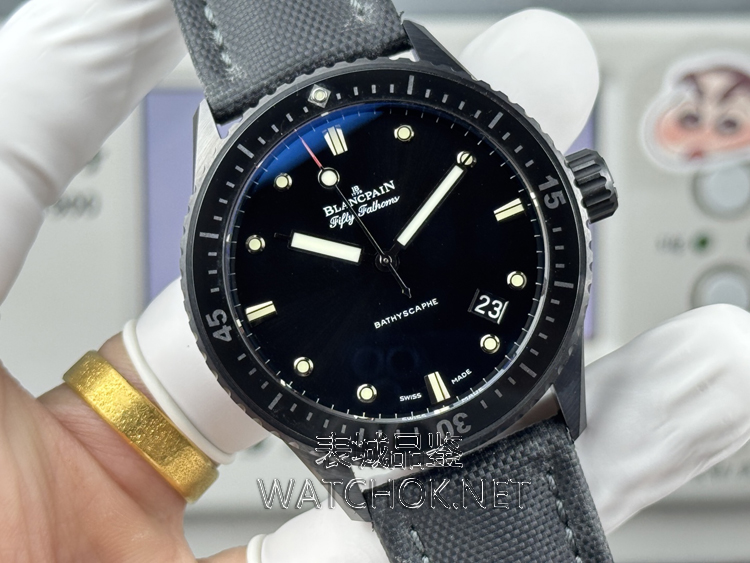 黑得漂亮!GF厂宝珀五十噚陶瓷复刻表开箱评测-第4张图片 黑得漂亮!GF厂宝珀五十噚陶瓷复刻表开箱评测-第4张图片