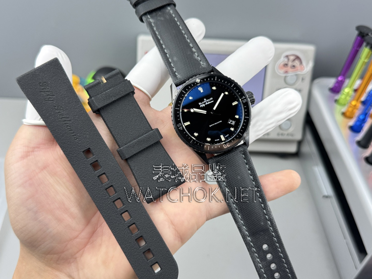 黑得漂亮!GF厂宝珀五十噚陶瓷复刻表开箱评测-第8张图片 黑得漂亮!GF厂宝珀五十噚陶瓷复刻表开箱评测-第8张图片