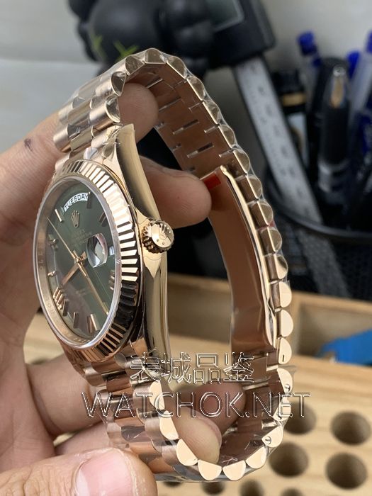 VS厂星期日志烟熏绿渐变盘DD腕表专业解析质量好坏？-第4张图片