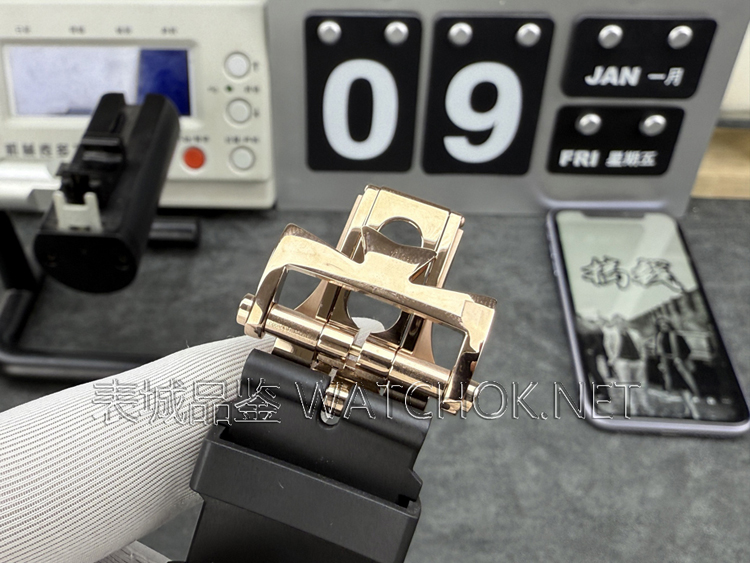 从盘面到机芯全解析！测评真正MKS纵横四海47040！-第9张图片