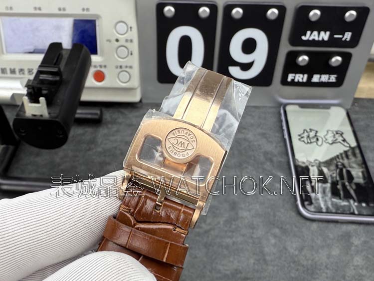 教你避开大坑,选对ZF厂万国葡七玫瑰金款!-第9张图片 教你避开大坑,选对ZF厂万国葡七玫瑰金款!-第9张图片