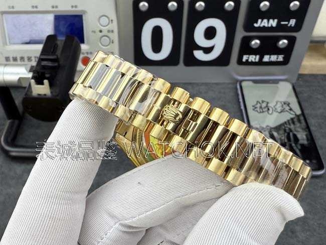 配重+2836机芯！QF厂劳力士DD烟熏绿把小厂按在地上摩擦-第9张图片