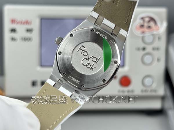 小手腕女生的福音!ZF厂爱彼67651女表评测,33mm高颜值-第5张图片 小手腕女生的福音!ZF厂爱彼67651女表评测,33mm高颜值-第5张图片