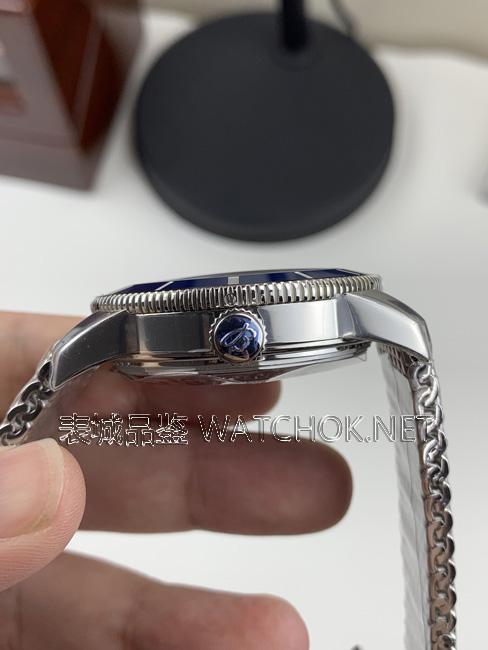 GF厂百年灵海洋文化二代:太阳纹蓝盘+B20机芯,细节全对版-第4张图片 GF厂百年灵海洋文化二代:太阳纹蓝盘+B20机芯,细节全对版-第4张图片