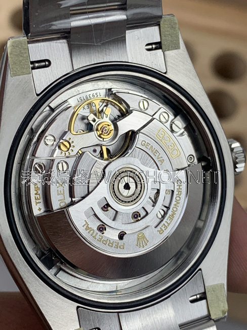 VS厂蚝式恒动蒂芙尼蓝用细节告诉你,大厂工艺强在哪-第5张图片 VS厂蚝式恒动蒂芙尼蓝用细节告诉你,大厂工艺强在哪-第5张图片