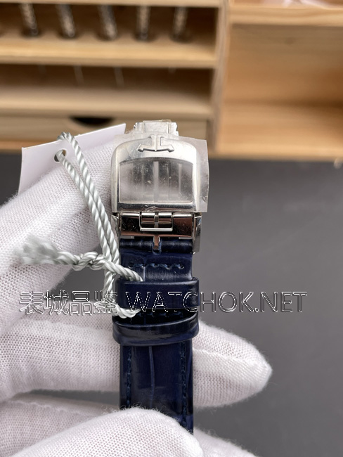 女表复刻的天花板?APS厂积家约会女表最新版实拍-第8张图片 女表复刻的天花板?APS厂积家约会女表最新版实拍-第8张图片